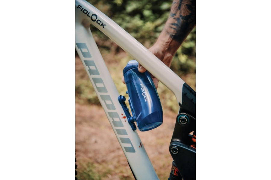 Фляга з конектором та базою FIDLOCK TWIST bottle 590мл., синій