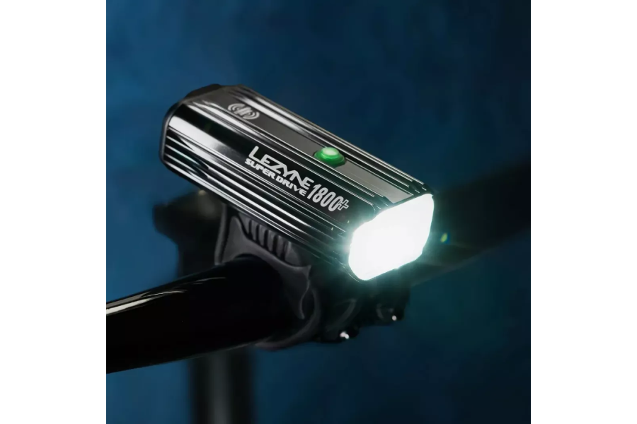 Фара LEZYNE SUPER DRIVE 1800+ SMART FRONT Чорний 1800 люменів Y18