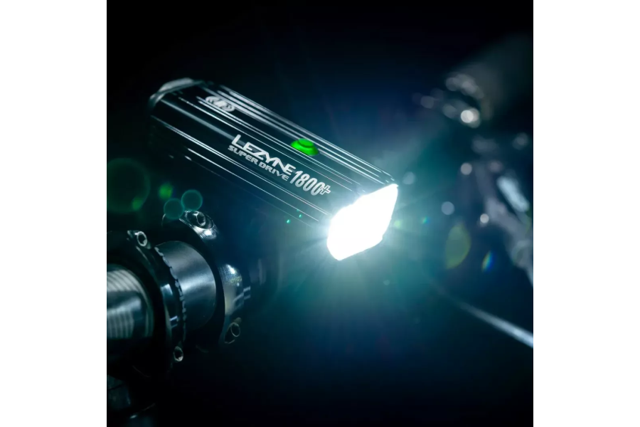Фара LEZYNE SUPER DRIVE 1800+ SMART FRONT Чорний 1800 люменів Y18