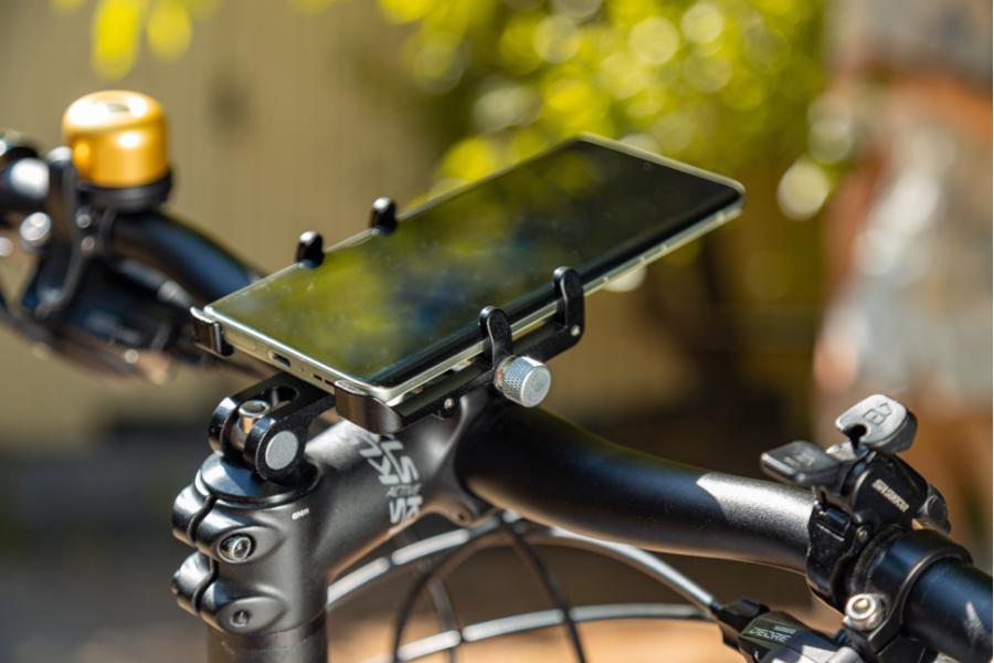 Крепление для телефона GUB G-96 на крышку рулевой колонки велосипеда